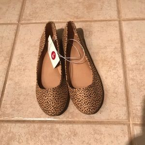 Leopard print flats